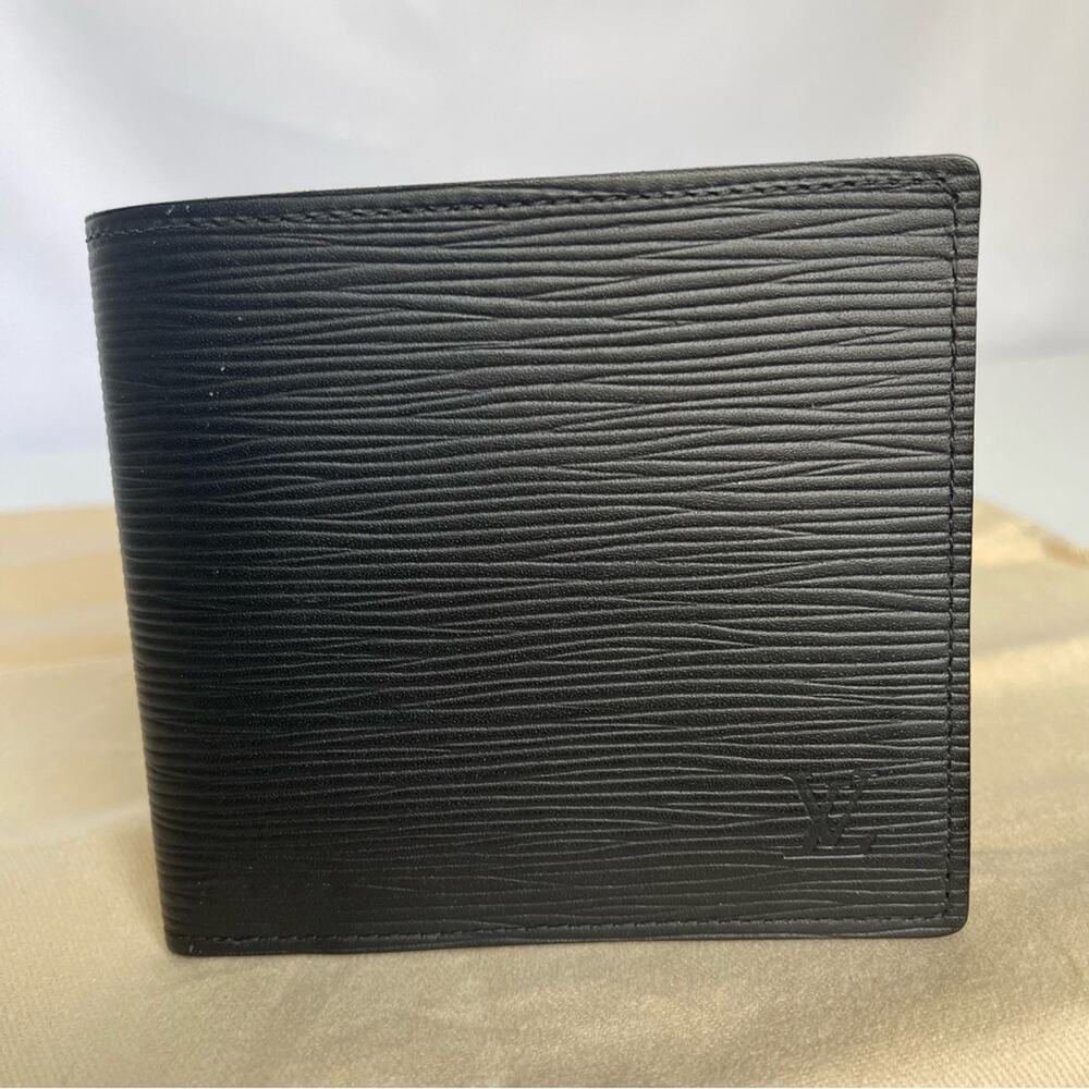 Louis Vuitton Black Marco Epi Leather Bifold Wallet Card & Change Holder